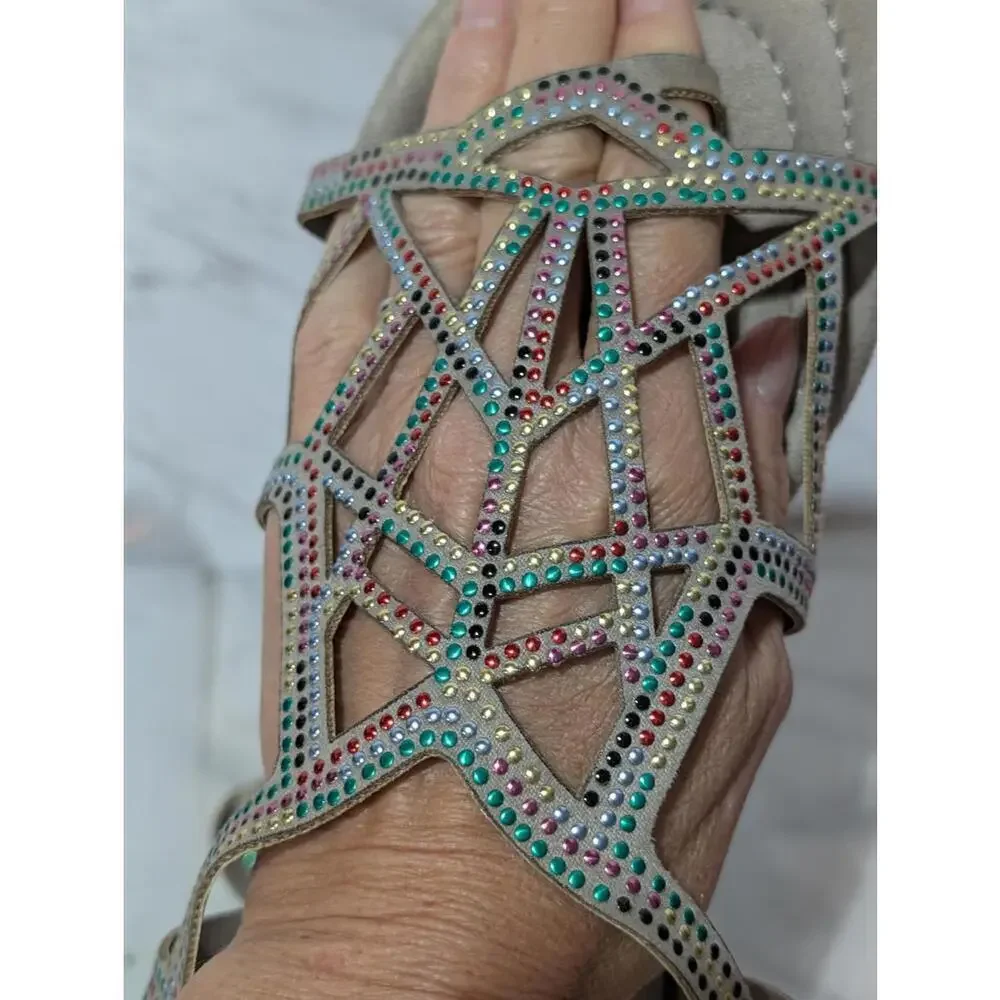 Women's Multi-Color Studs Taupe Base Strappy Sandals Silver Heel Sz 8M